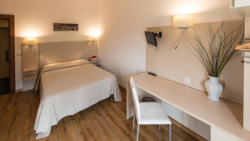 Hotel Ariston Piombino Værelse billede