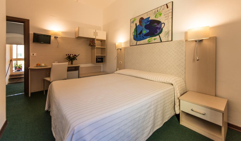 Hotel Ariston Piombino Værelse billede