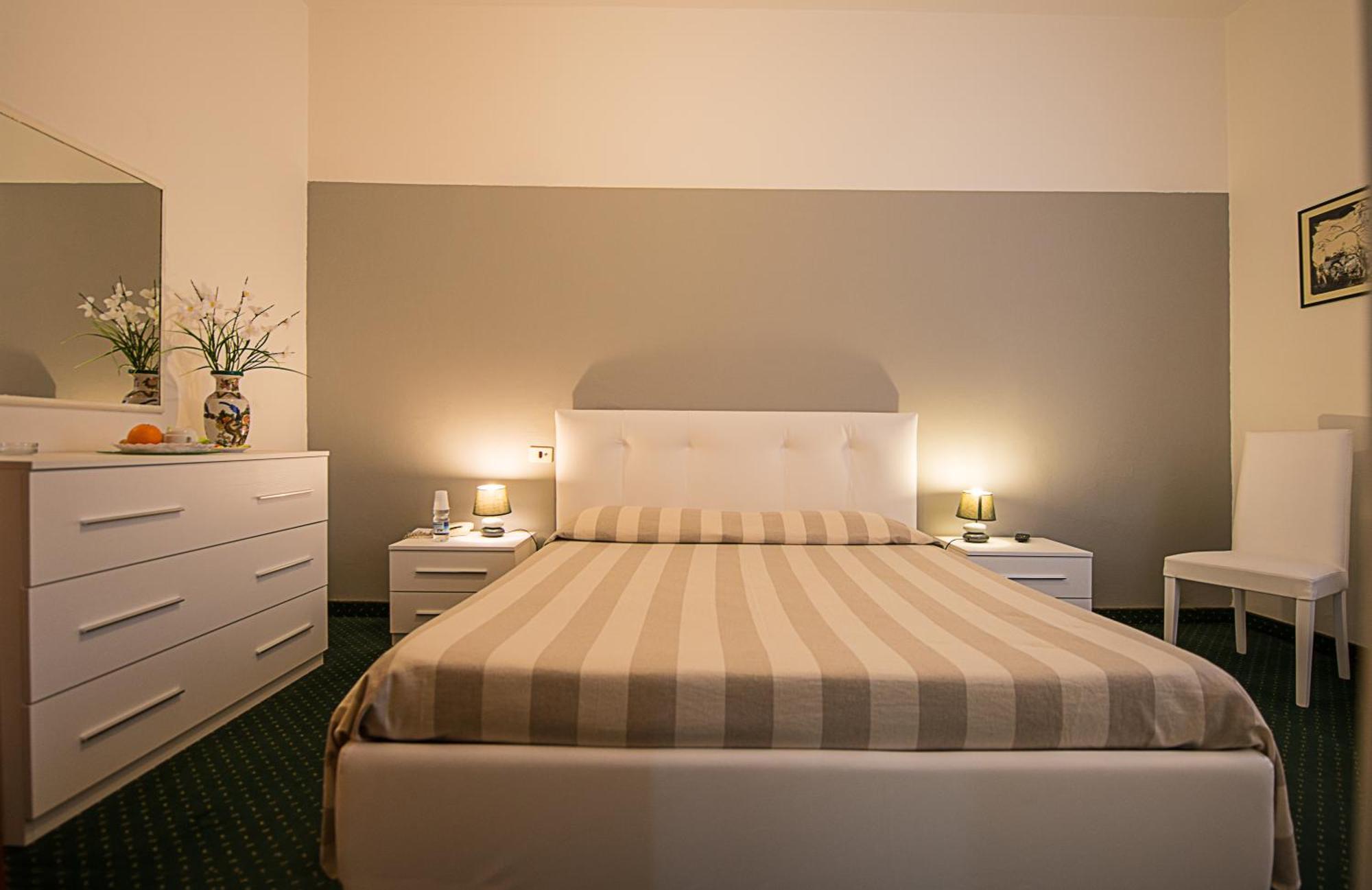 Hotel Ariston Piombino Værelse billede