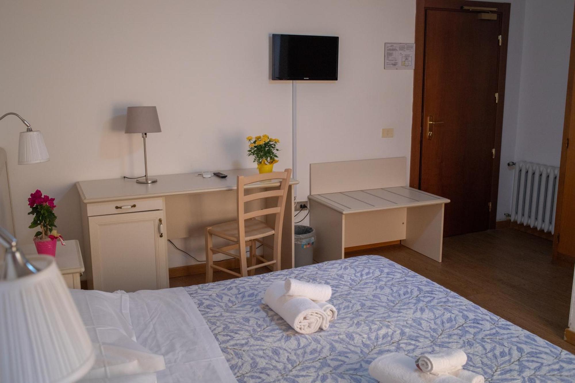 Hotel Ariston Piombino Eksteriør billede